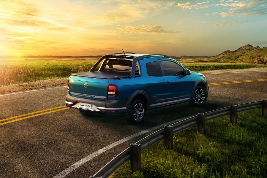  Volkswagen Saveiro Cross CD 2016 года  (фото 3 из 9)